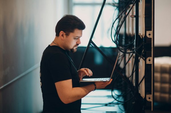 Quelles sont les responsabilités d'un administrateur système au quotidien ?